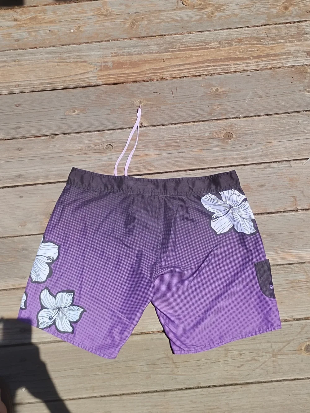 burnside Size M Purple and Black Floral Men's Board Shorts